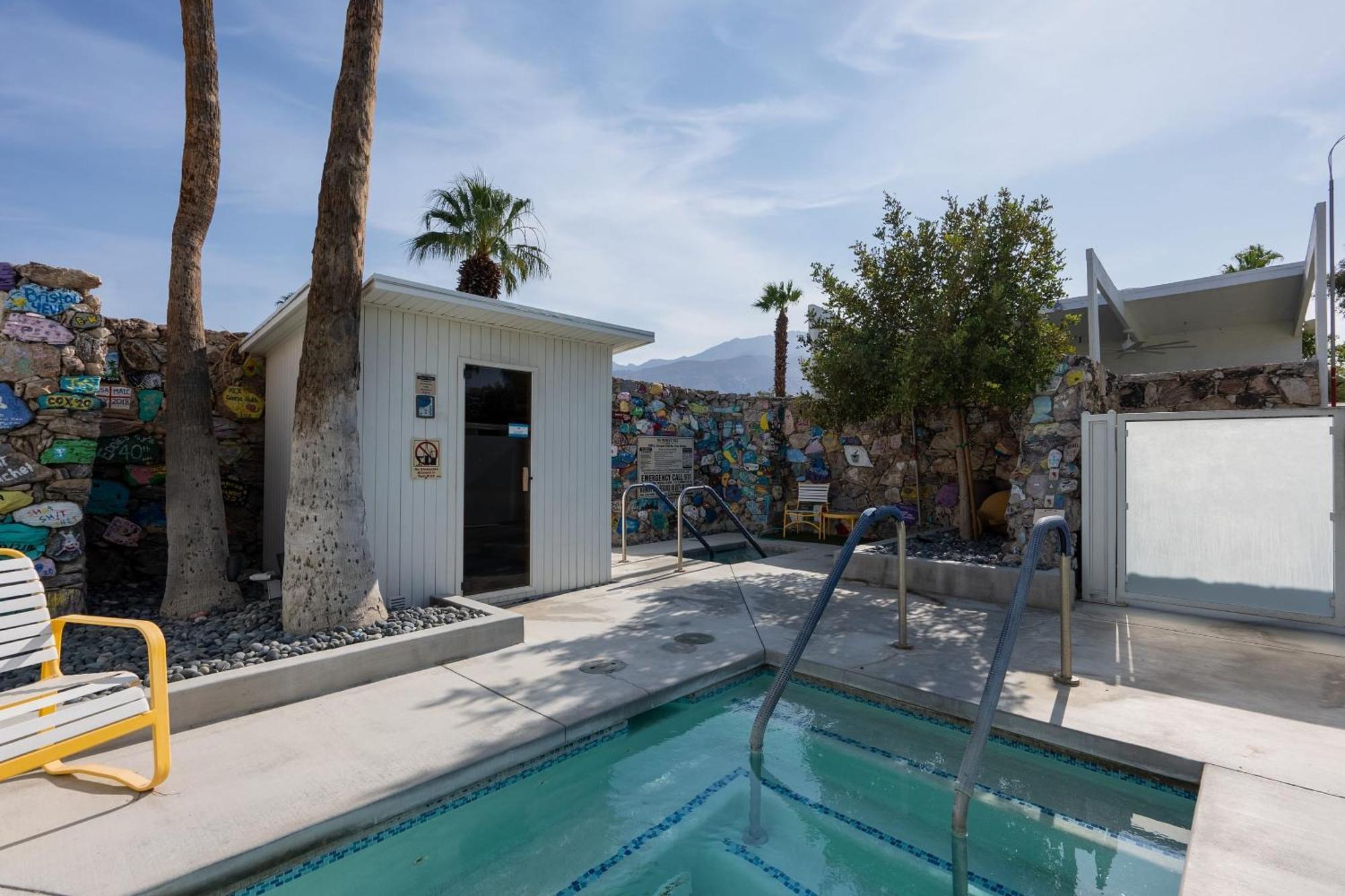 Monkey Tree By Avantstay Stylish In W Pool Palm Springs