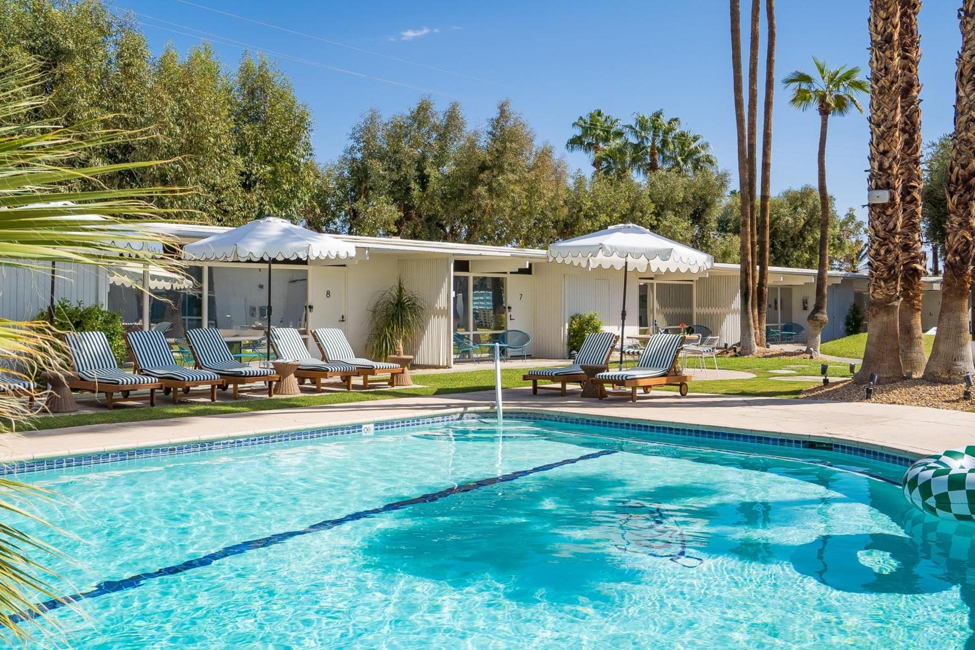 Monkey Tree By Avantstay Stylish In W Pool Palm Springs